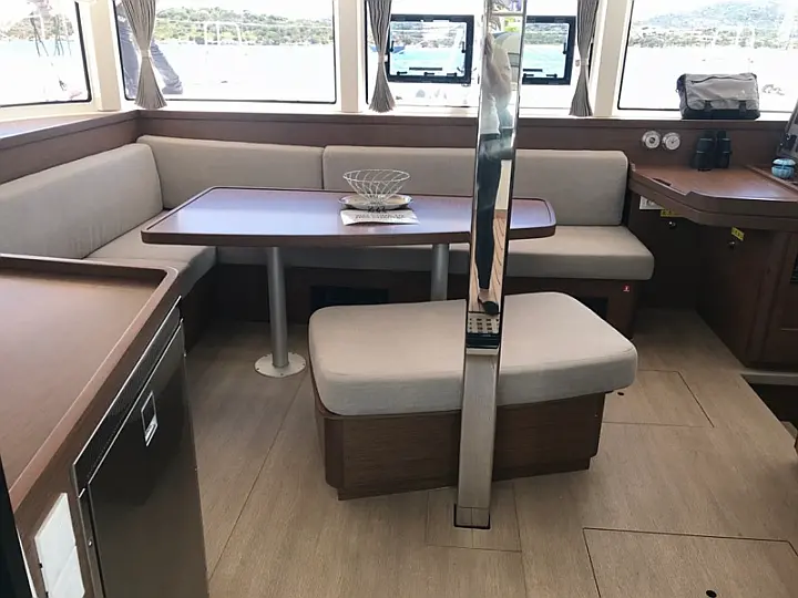 Lagoon 42 - 