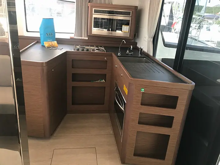 Lagoon 42 - 