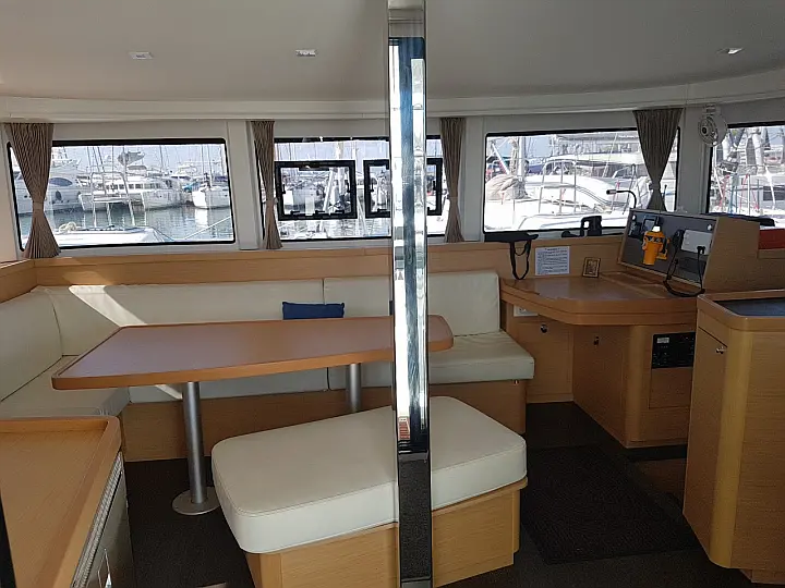 Lagoon 42 - 