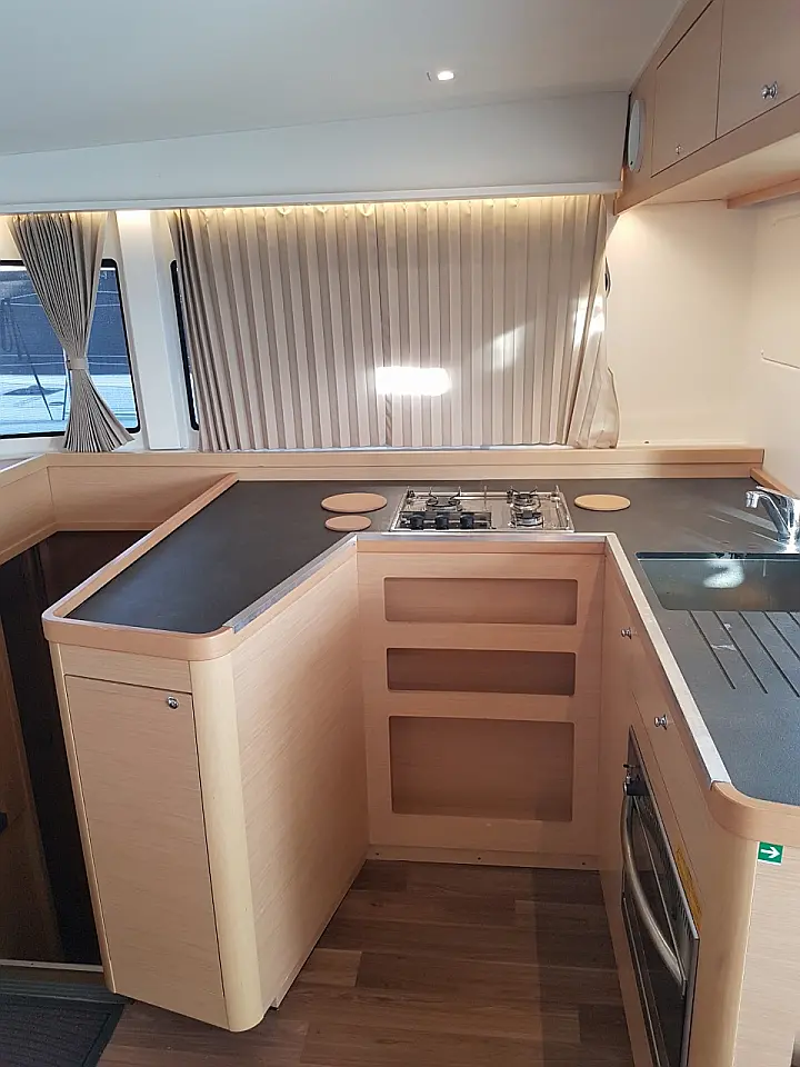 Lagoon 42 - 