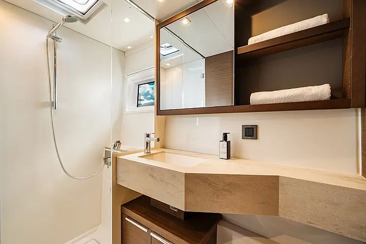 Lagoon 46   - 