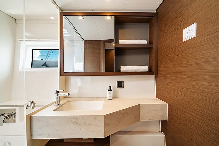 Lagoon 46   - 