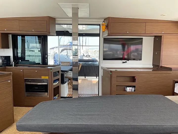 Lagoon 42 - Galley