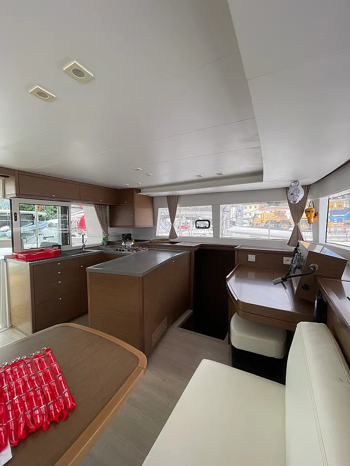 Lagoon 450F - 