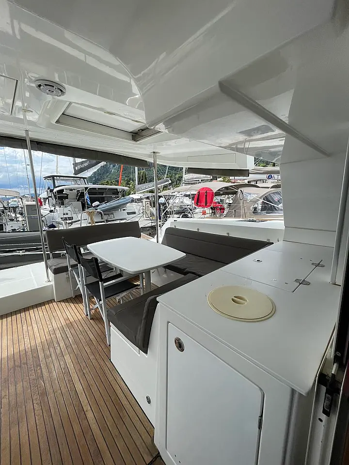 Lagoon 450F - 