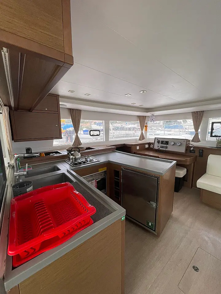 Lagoon 450F - 