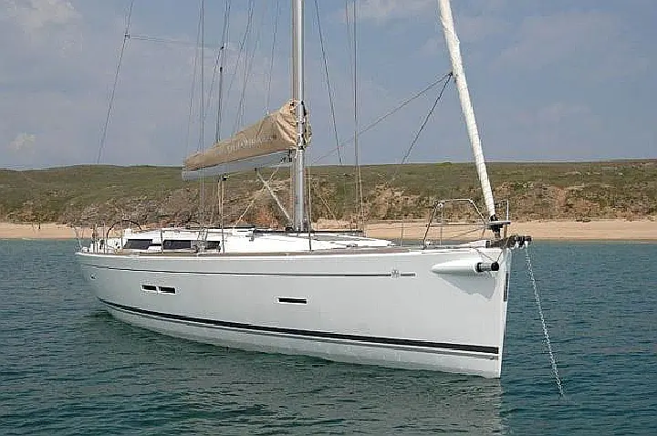Dufour 450 GL - At Anchor