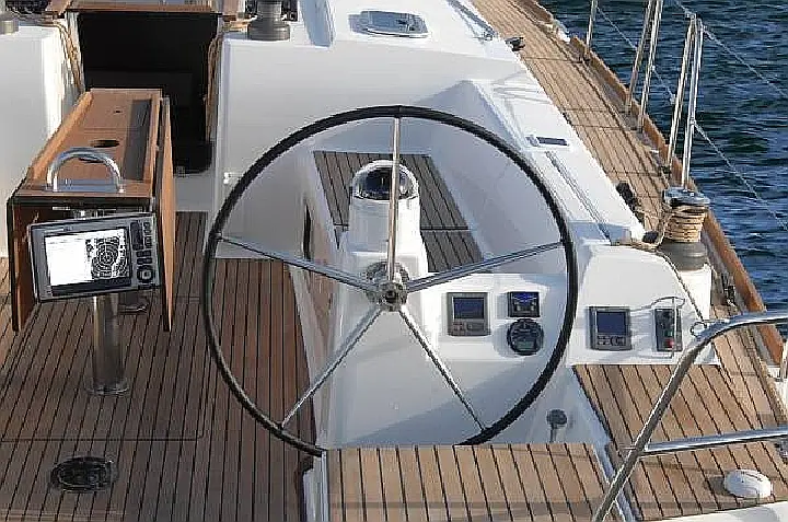 Dufour 450 GL - Cockpit