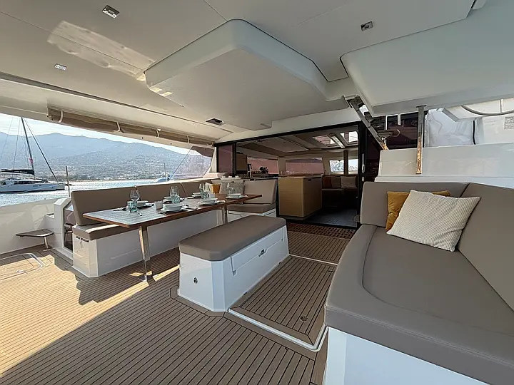 Aura 51 Skippered  - 