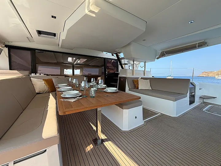 Aura 51 Skippered  - 