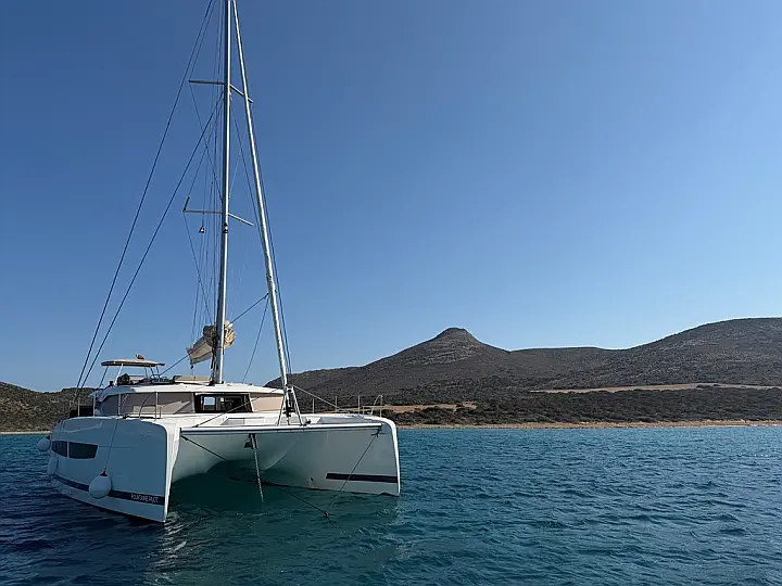 Aura 51 Skippered  - 