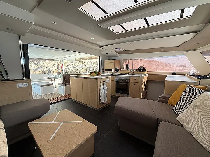 Aura 51 Skippered  - 