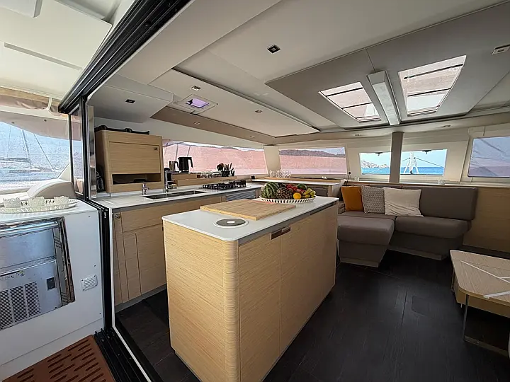 Aura 51 Skippered  - 