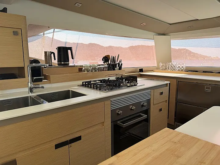Aura 51 Skippered  - 