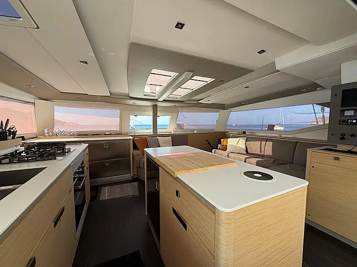 Aura 51 Skippered  - 