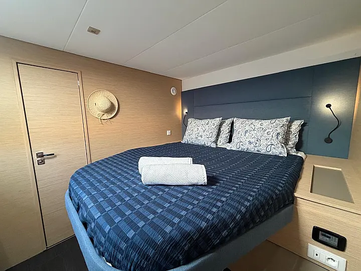 Aura 51 Skippered  - 