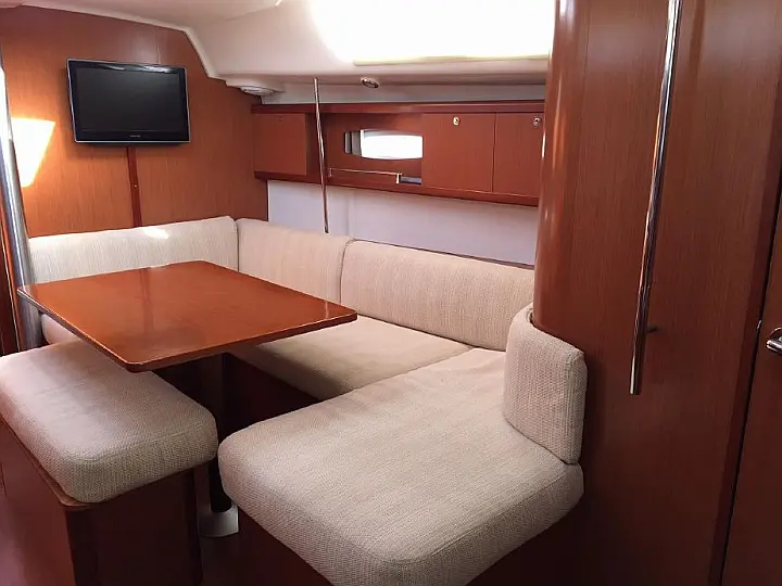 Beneteau Oceanis 40 - 