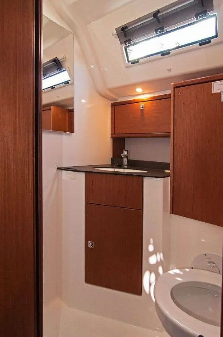 Bavaria Cruiser 51- - 