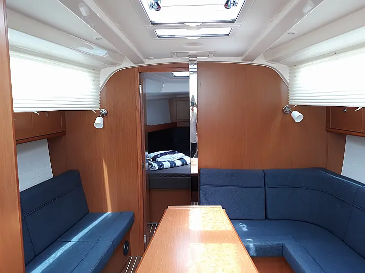 Bavaria Cruiser 37 - 