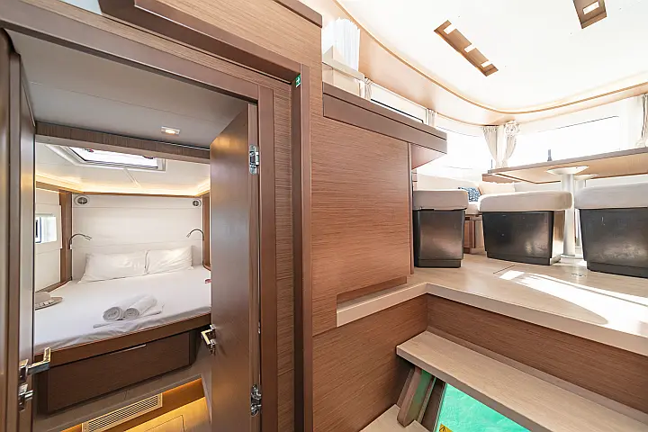 Lagoon 46 A/C & GEN & WM - 