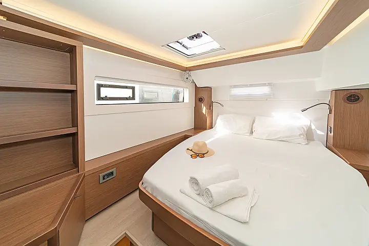 Lagoon 46 A/C & GEN & WM - 