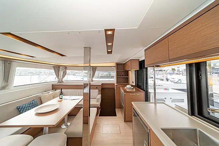 Lagoon 46 A/C & GEN & WM - 
