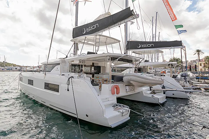 Lagoon 46 A/C & GEN & WM - 