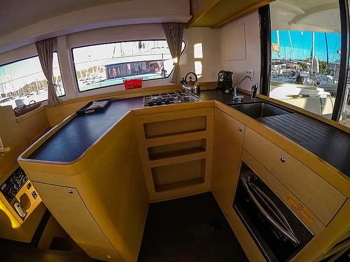 Lagoon 42 - 