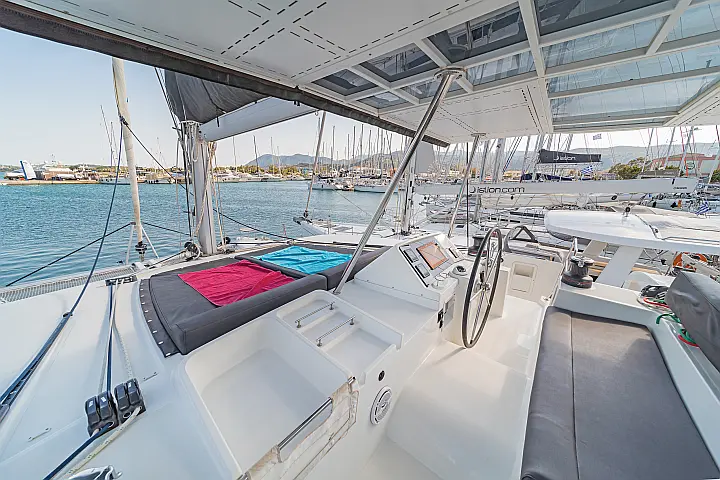 Lagoon 450  Fly A/C & GEN & WM - 