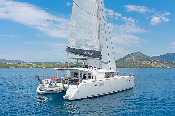 Lagoon 450  Fly A/C & GEN & WM - 
