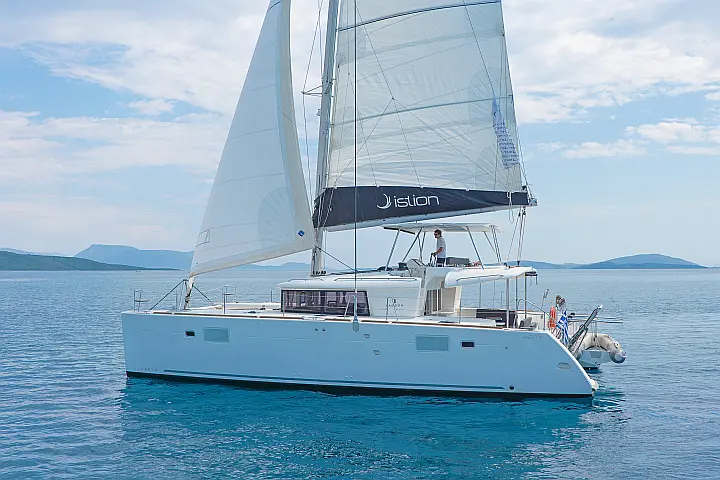 Lagoon 450  Fly A/C & GEN & WM - 