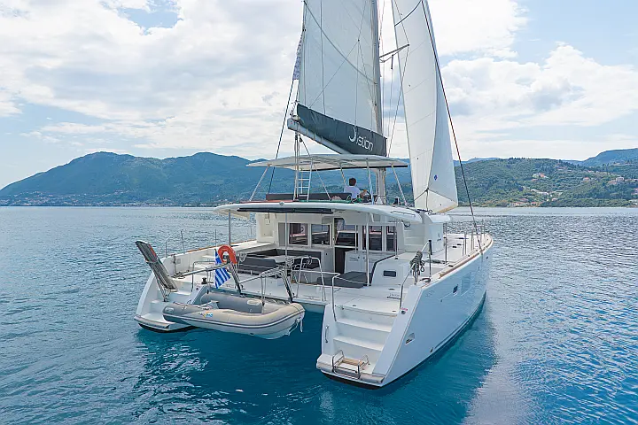 Lagoon 450  Fly A/C & GEN & WM - 