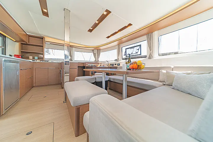 Lagoon 46 A/C & GEN & WM - 