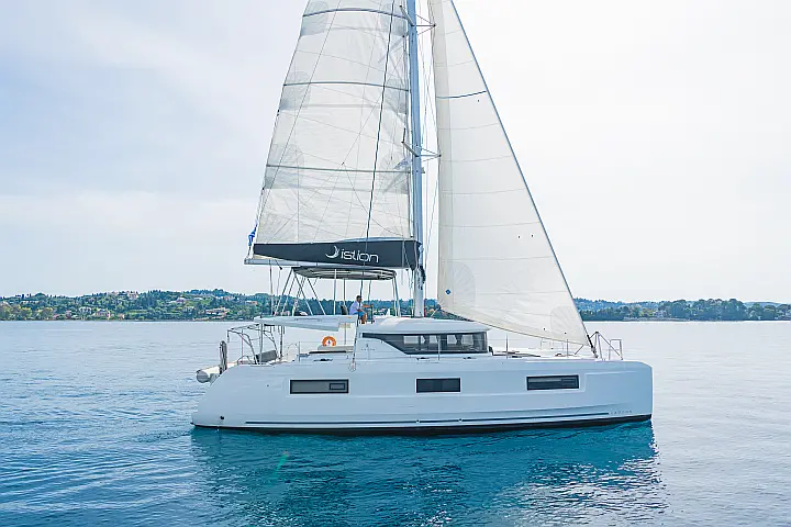 Lagoon 46 A/C & GEN & WM - 