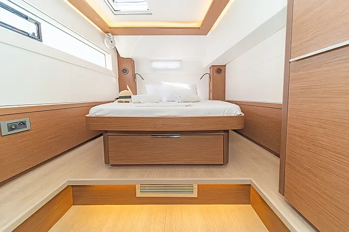 Lagoon 46 A/C & GEN & WM - 