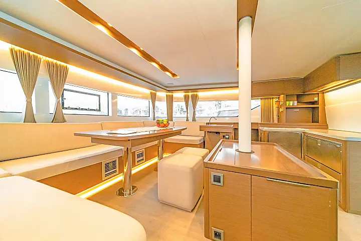 Lagoon 50 A/C & GEN & WM - 