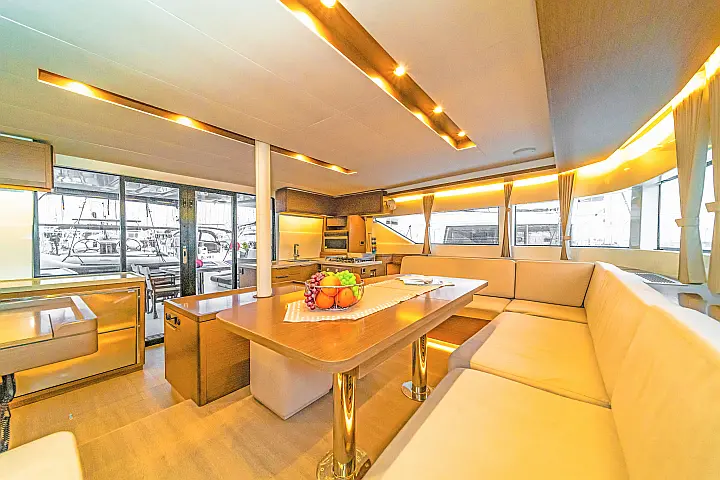 Lagoon 50 A/C & GEN & WM - 