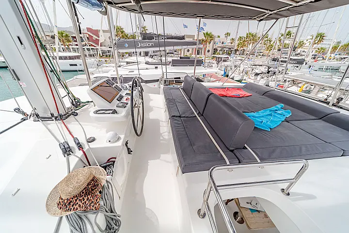 Lagoon 50 A/C & GEN & WM - 