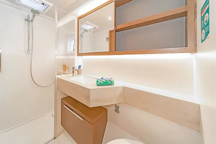 Lagoon 50 A/C & GEN & WM - 