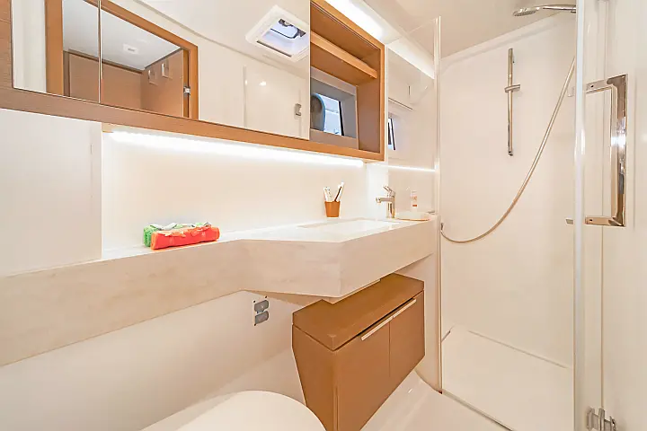 Lagoon 50 A/C & GEN & WM - 