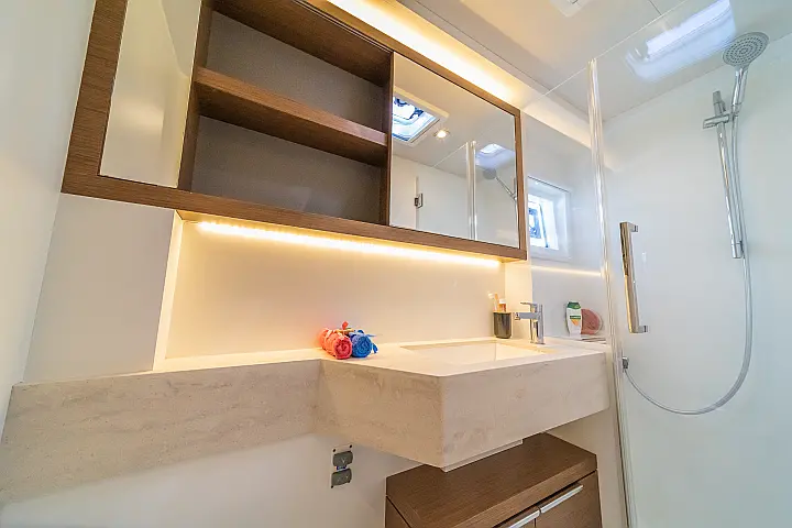 Lagoon 50 A/C & GEN & WM - 