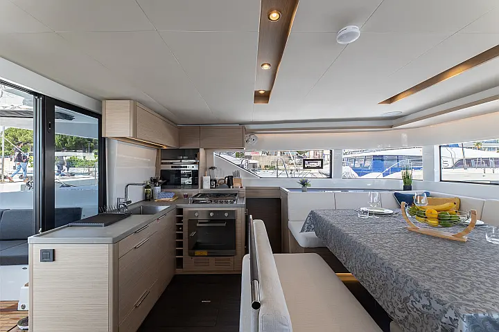 Lagoon 51 - 