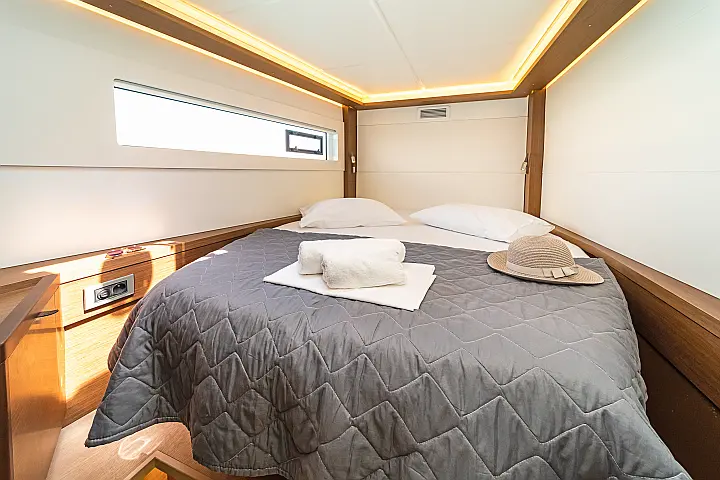 Lagoon 46 A/C & GEN & WM - 