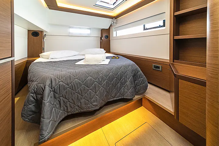 Lagoon 46 A/C & GEN & WM - 
