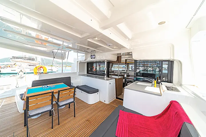 Lagoon 46 A/C & GEN & WM - 