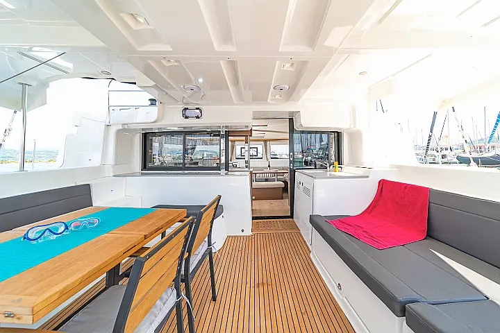 Lagoon 46 A/C & GEN & WM - 