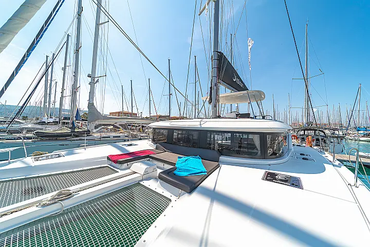 Lagoon 46 A/C & GEN & WM - 