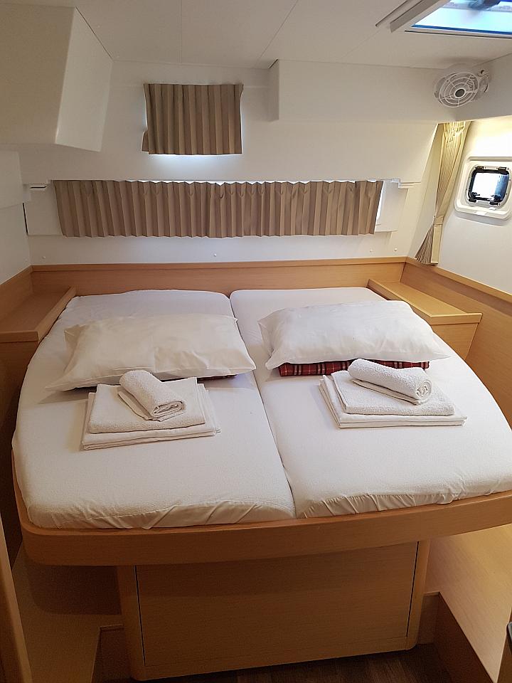 Lagoon 42 - 