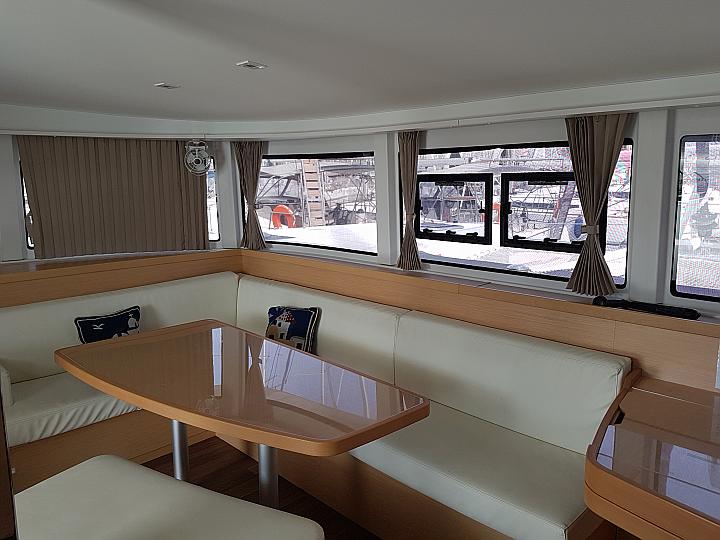 Lagoon 42 - 