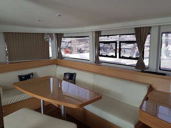Lagoon 42 - 